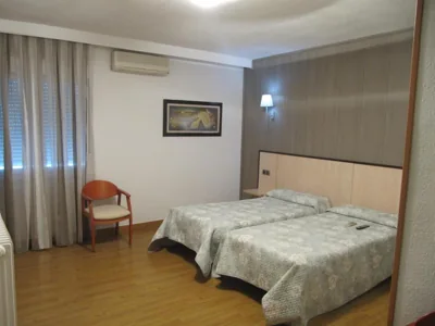Hotel Corona de Castilla — Foto 7