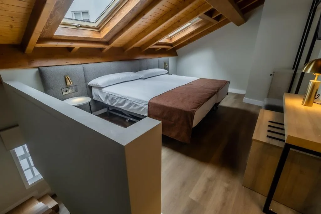 Appartamento duplex — HOTEL CORONA DE PADRÓN