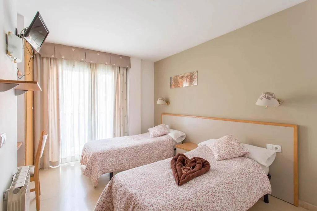 Camera doppia con balcone - 1 o 2 letti — Hotel Cosmos Tarragona