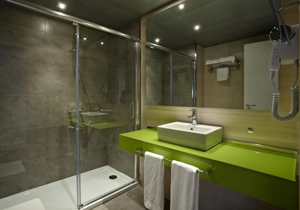 Driepersoonskamer — Hotel Costa Azul