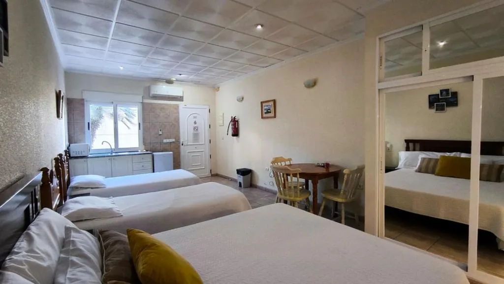 Habitación Cuádruple Económica — Hotel Costa Blanca Rojales