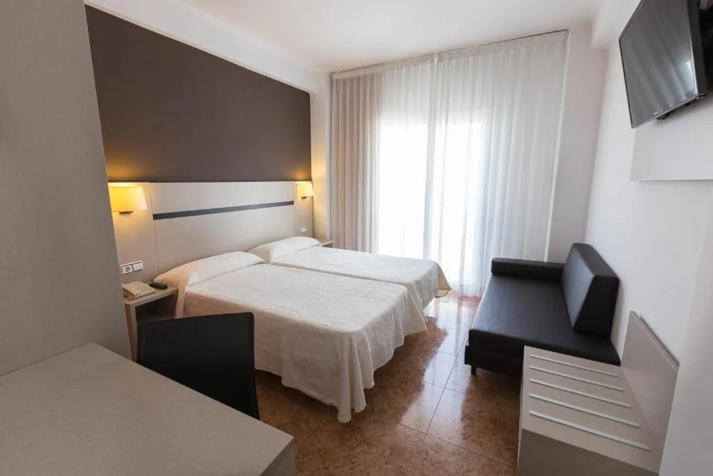 Standard Twin Room — Hotel Costa Brava