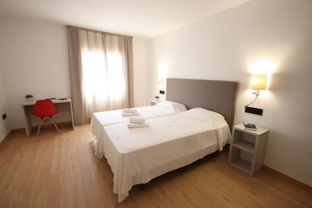 Habitación Doble con balcón — Hotel Costa Brava