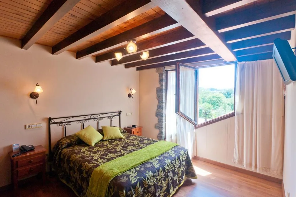 Habitación Triple — Hotel Costa de Rodiles