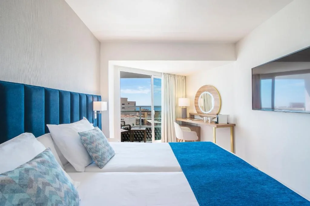 Camera Superior con vista sul mare — Hotel Costa Málaga - Adults Recommended - by Pierre & Vacances