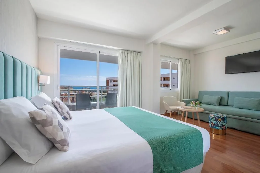 Suite Junior con vista sul mare — Hotel Costa Málaga - Adults Recommended - by Pierre & Vacances
