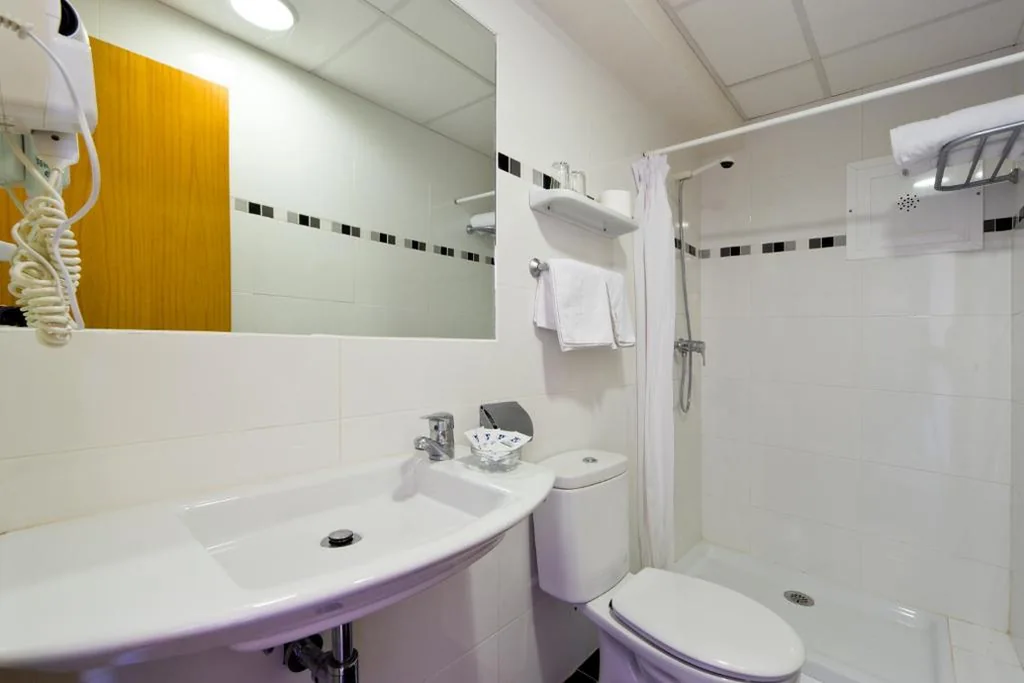 Quarto Triplo — Hotel Costa Mediterráneo - Only Adults 16