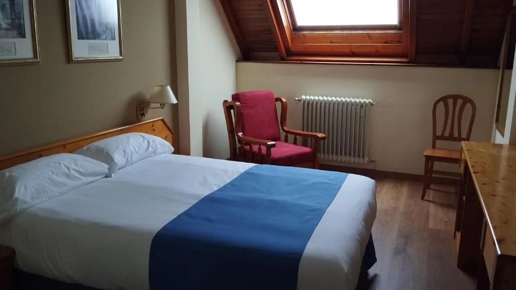 Quarto Quádruplo — Hotel Covaleda Soria