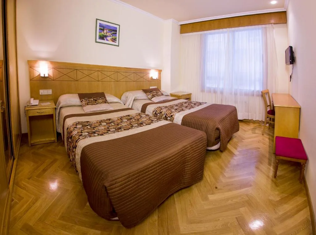 Habitación Doble - 2 camas — Hotel Cristal 2