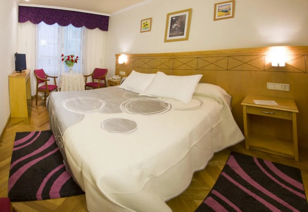 Habitación Doble con bañera de hidromasaje — Hotel Cristal 2
