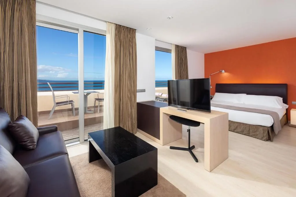 Suite Junior con vistas a la playa (1 adulto) — Hotel Cristina by Tigotan Las Palmas - Adults Only