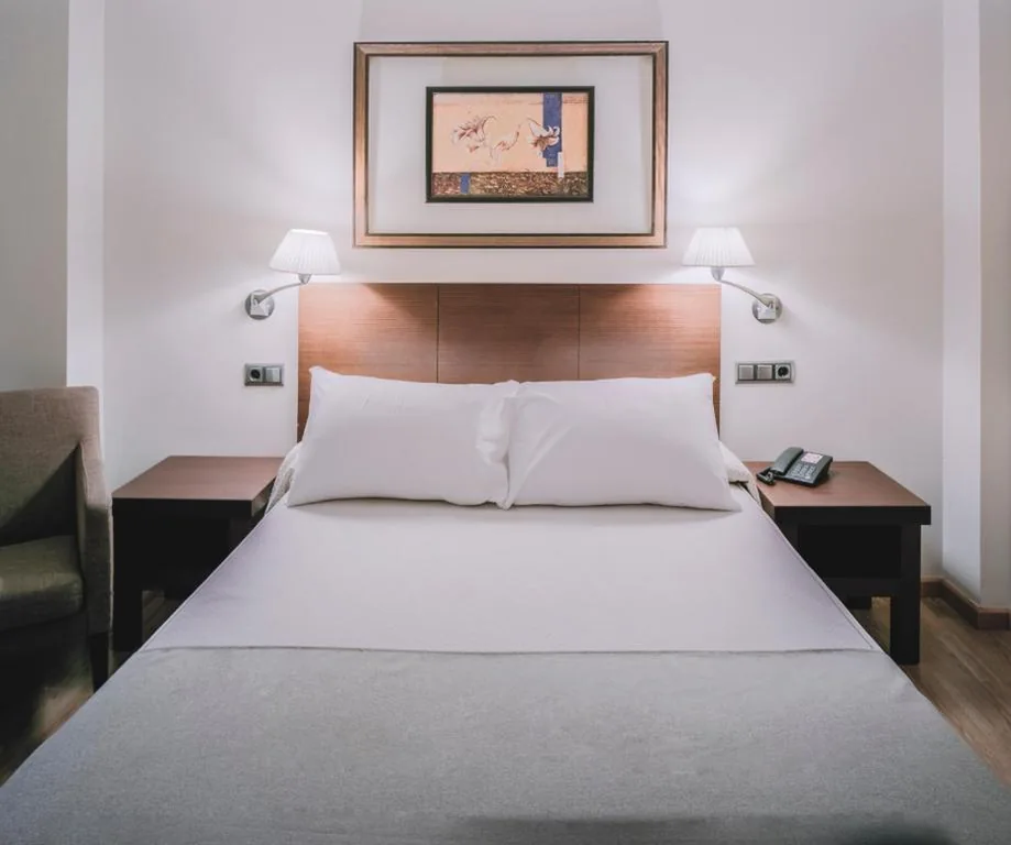 Camera doppia piccola - 1 o 2 letti — Hotel Cristina