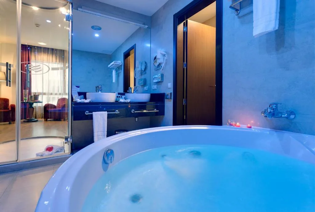 Suite Júnior com cama extragrande — Hotel Crowne Plaza Madrid Airport