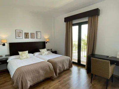 Hotel Cuatro Vientos — photo 2