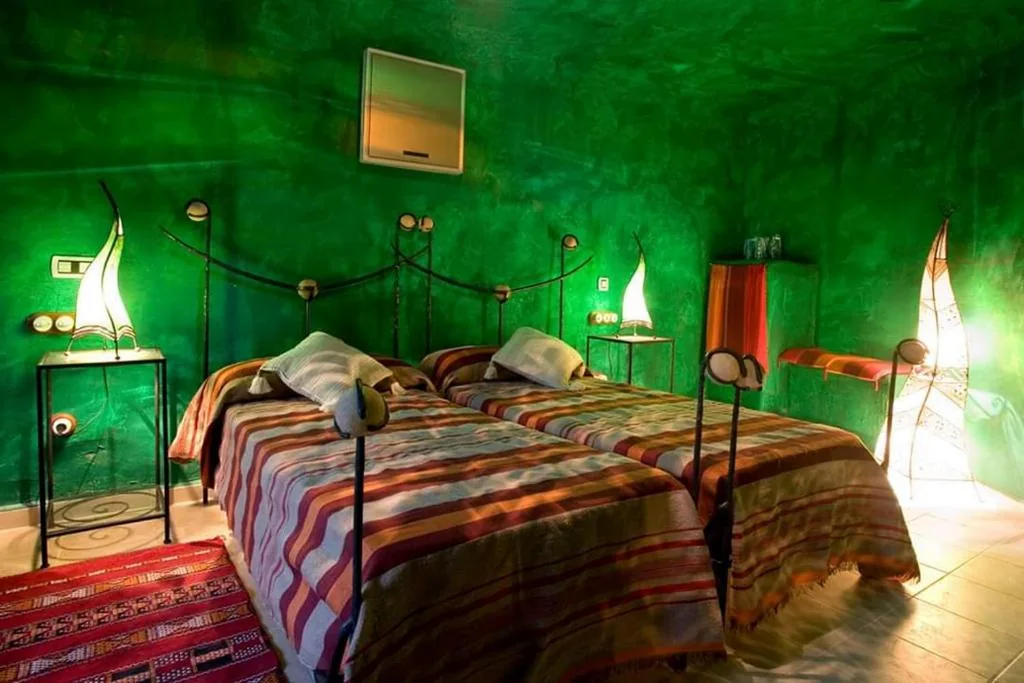 Twin Room — Hotel Cueva Tardienta Monegros-Adults Only