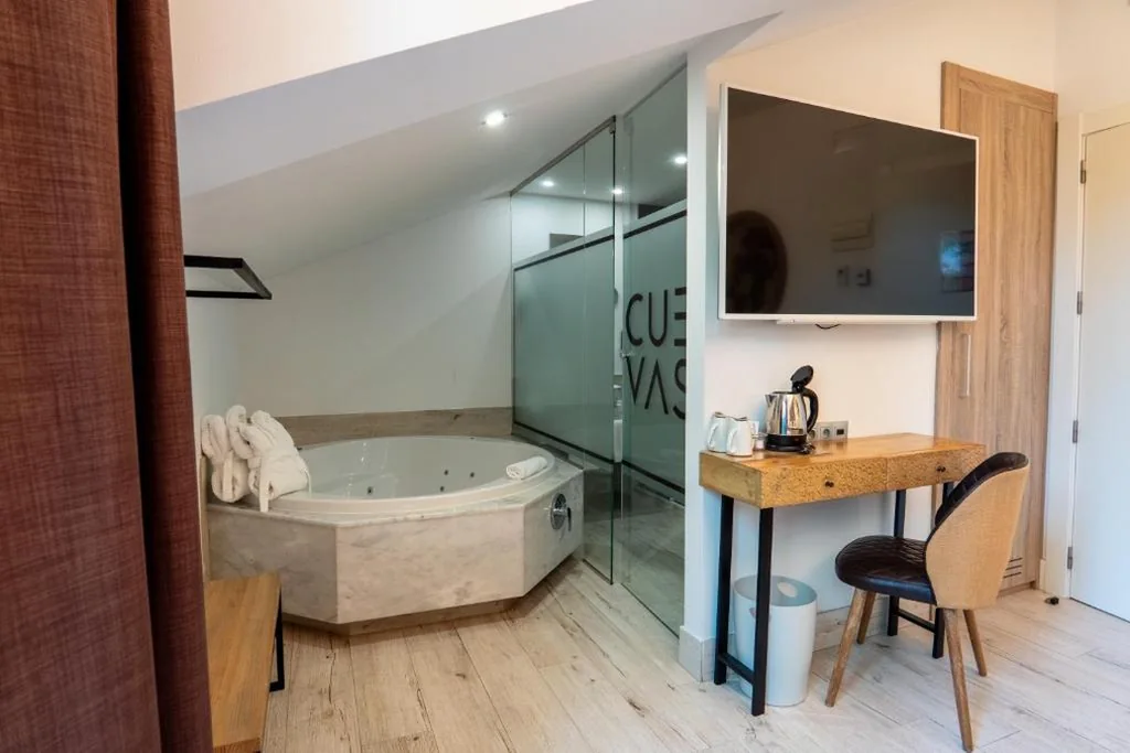 Camera Matrimoniale con vista sul giardino - 1 o 2 letti — Hotel Cuevas - Adults Only