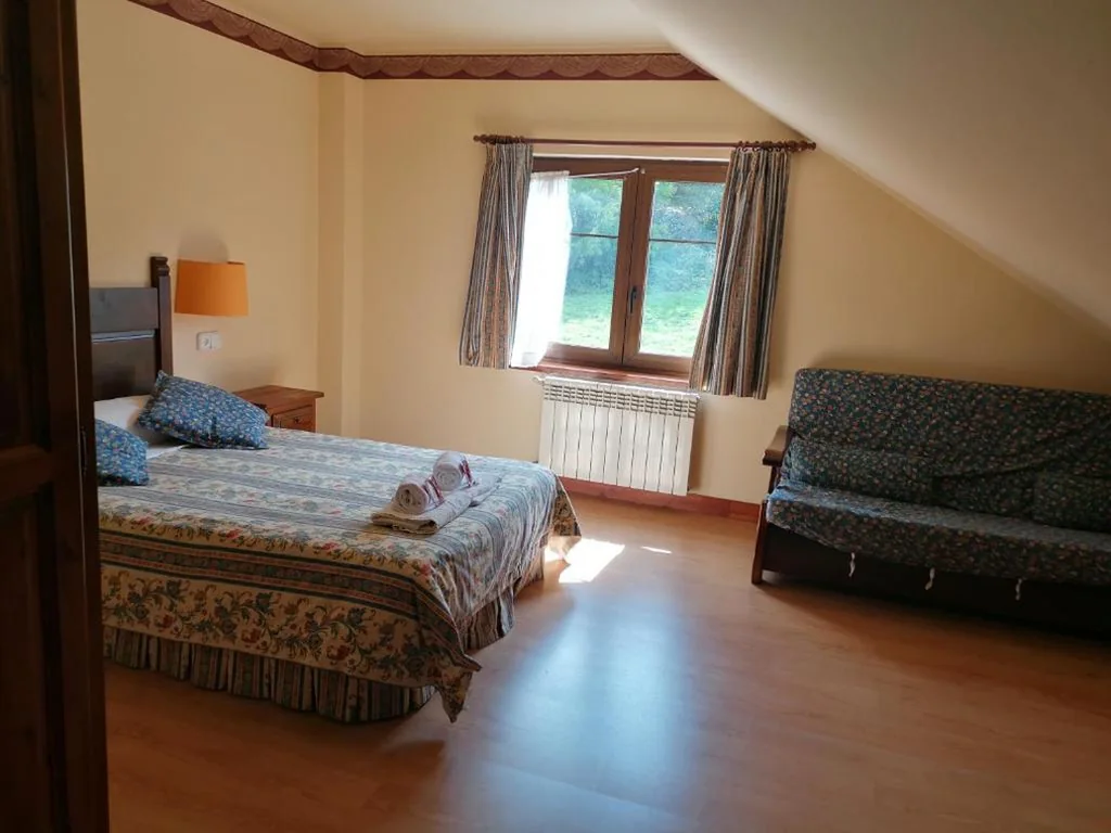 Habitación Triple — Hotel Cumbres de Valdeón