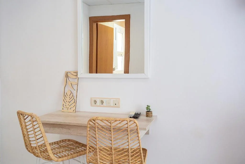 Habitación Triple con balcón (2 adultos + 1 niño) — Hotel Cupidor