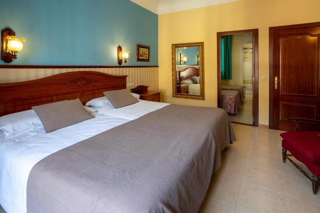 Vierbettzimmer — Hotel de Camprodón