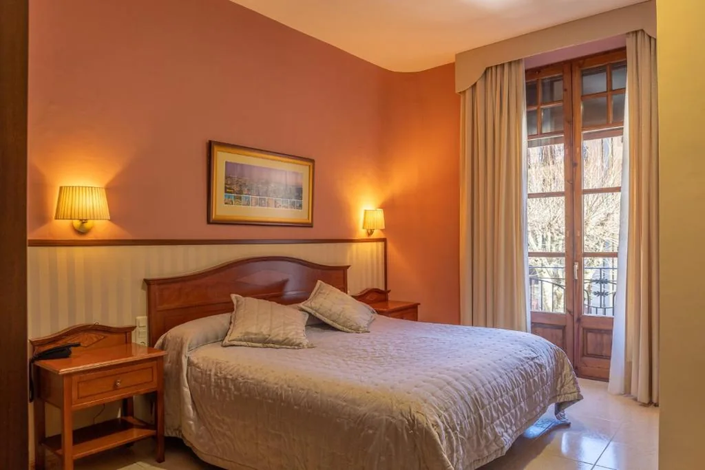 Standard-Doppelzimmer — Hotel de Camprodón