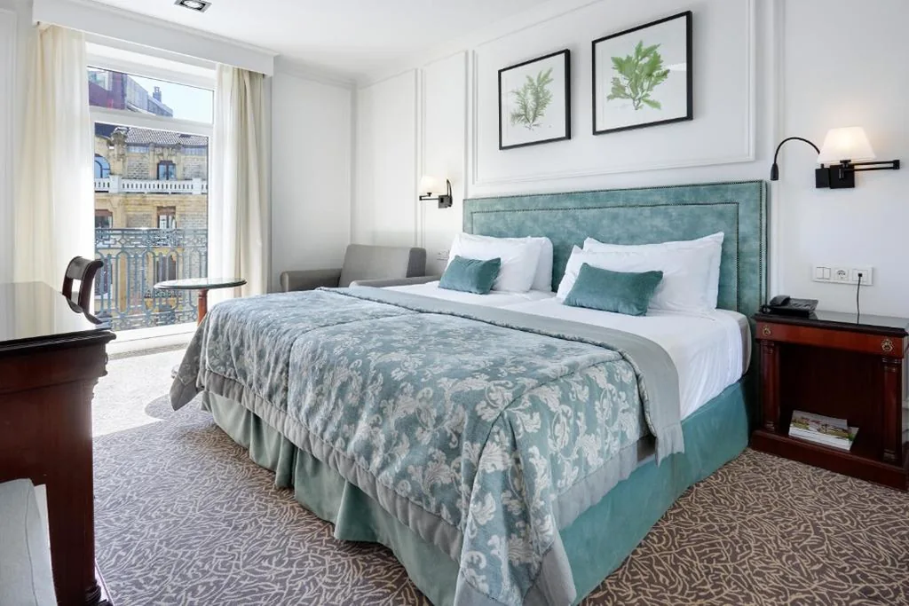 Habitación Doble Clásica con vistas a la ciudad - 1 o 2 camas — Hotel de Londres y de Inglaterra