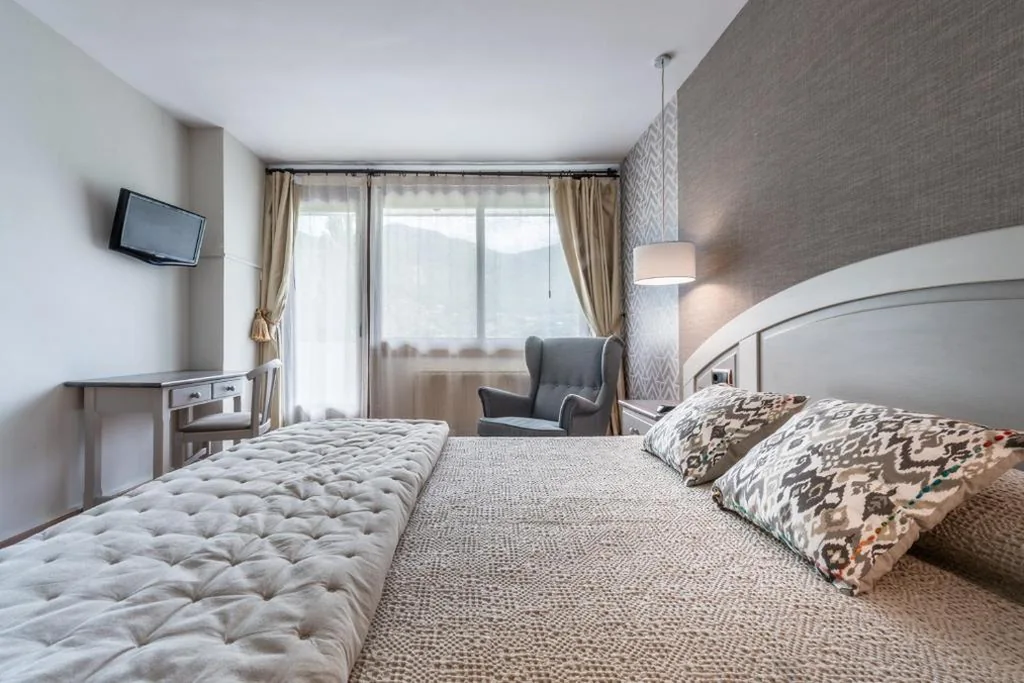 Superior-Doppelzimmer mit Balkon und Bergblick – 1 oder 2 Betten — Hotel de Montaña El Mirador