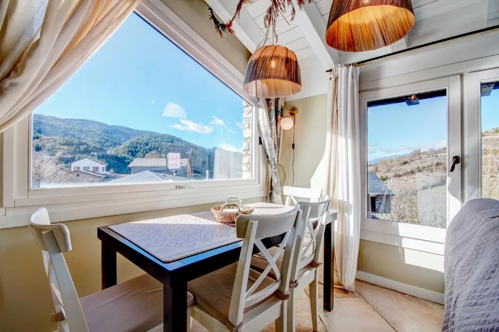 Suite con vistas a la montaña — Hotel de Riu Boutique