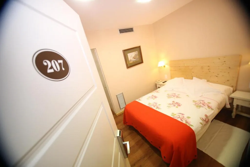 Budget Single Room — Hotel del Carme
