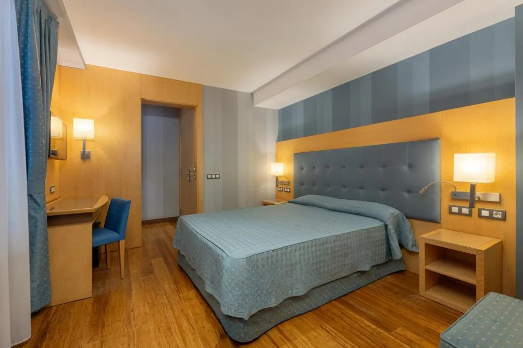 Habitación Doble con cama supletoria - 1 o 2 camas — Hotel del Mar