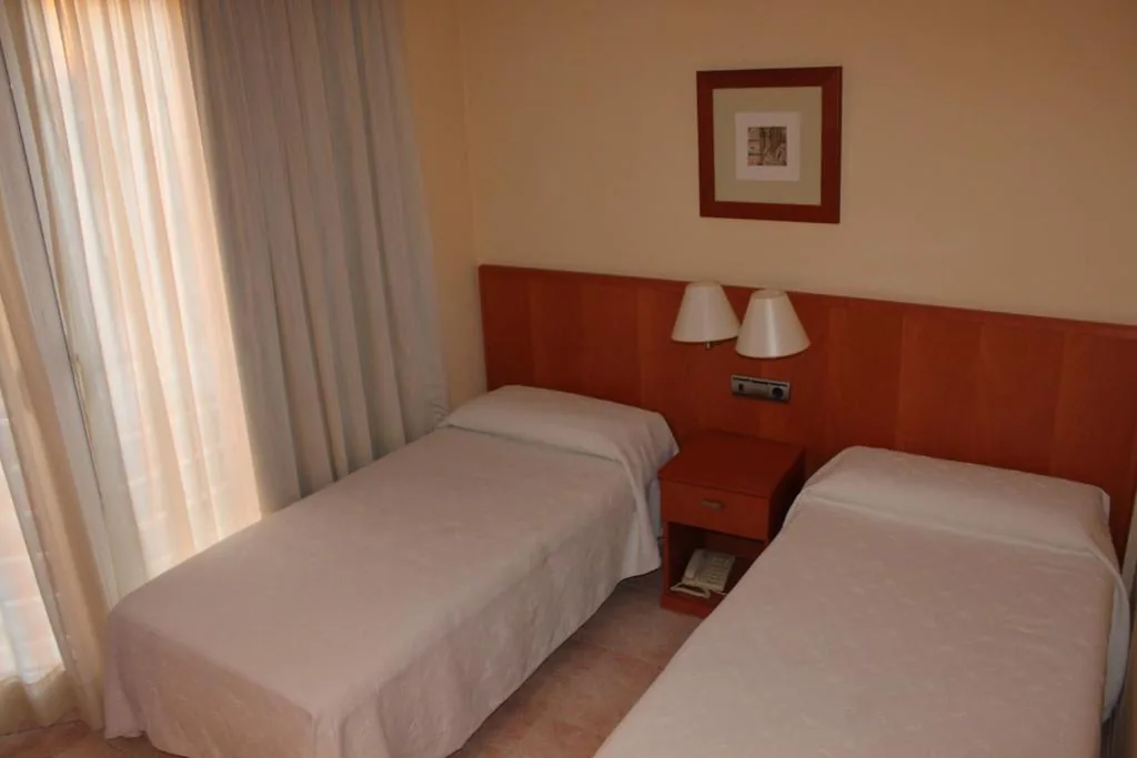 Tweepersoonskamer - 1 of 2 bedden — Hotel del Port