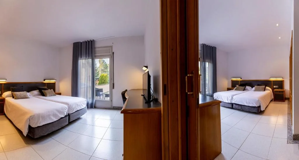 2 camere doppie comunicanti — Hotel del Prado