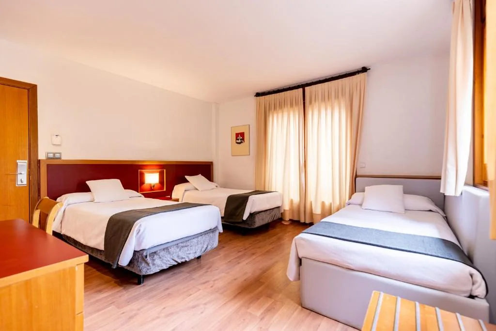 Camera tripla — Hotel del Prado