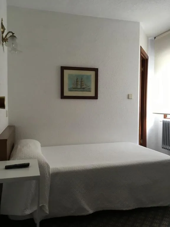 Einzelzimmer — Hotel Derli Sella