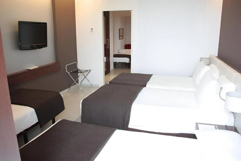 Habitación Quíntuple — Hotel Diagonal Plaza