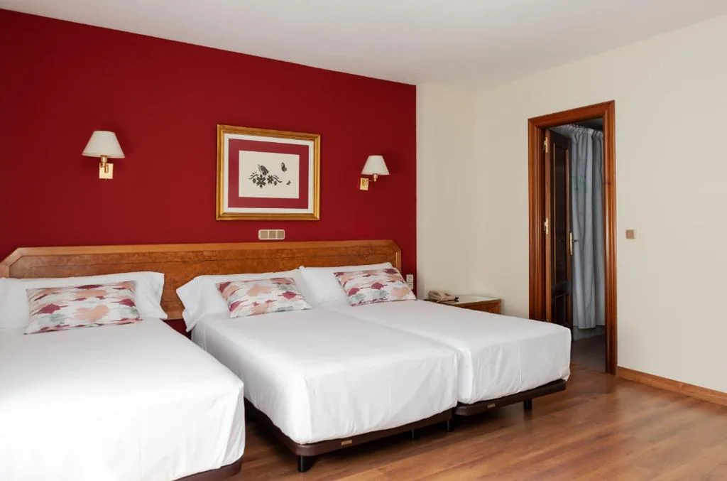 Doppelzimmer mit Zustellbett — Hotel Don Carmelo