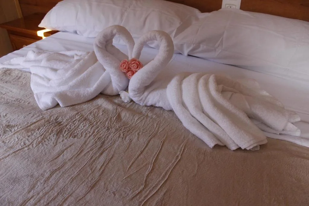 Habitación con cama grande — Hotel Don Jose