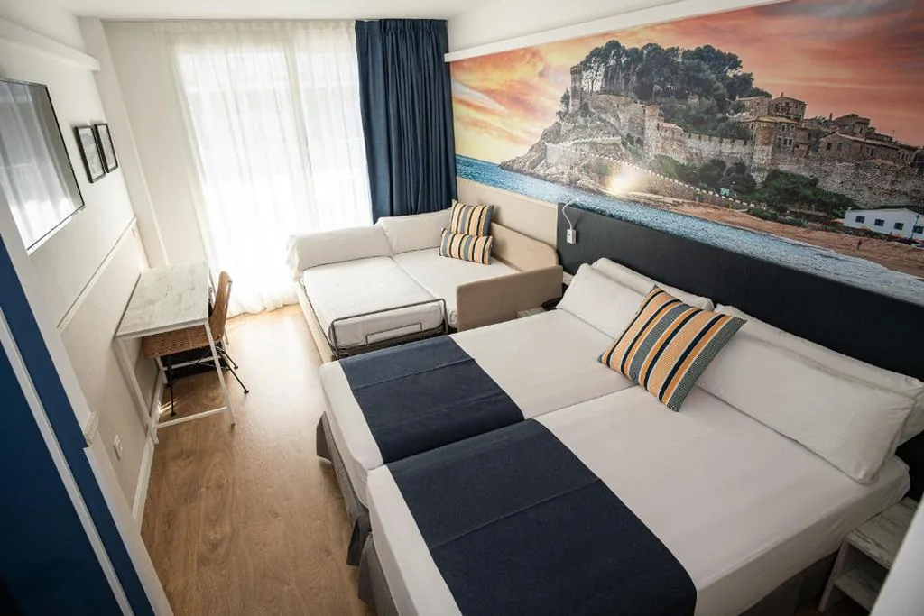 Superior-Vierbettzimmer — Hotel Don Juan Tossa