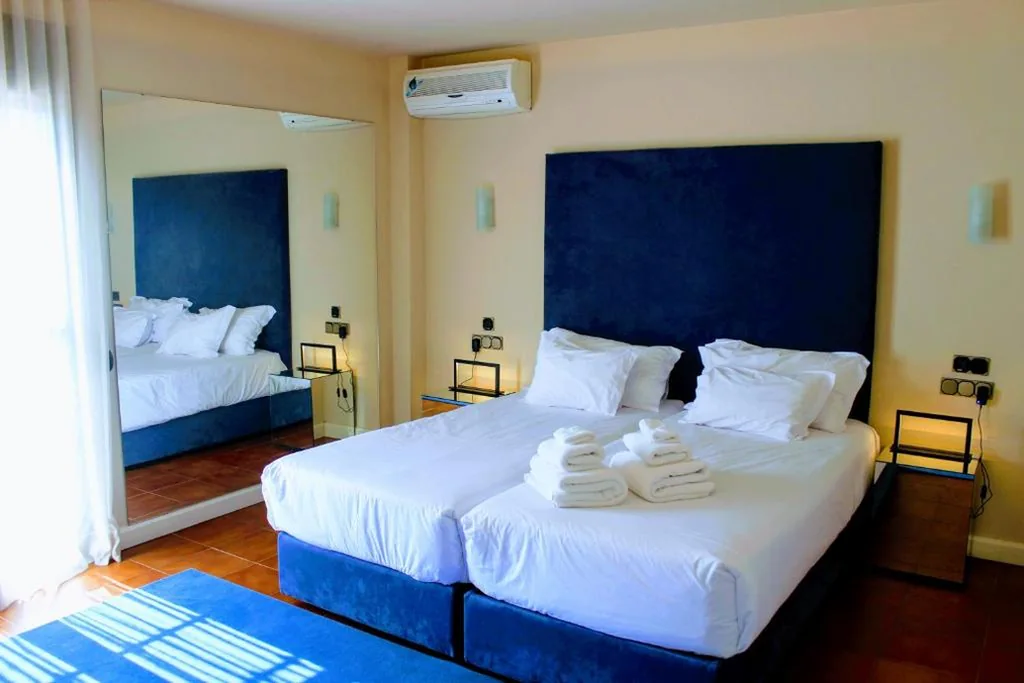 Habitación Doble Deluxe - 2 camas — Hotel Don Manuel