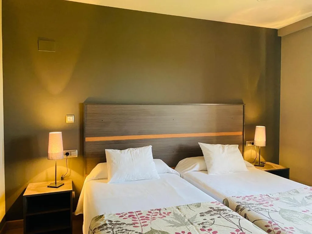 Chambre double avec balcon - 2 lits — Hotel Don Pablo