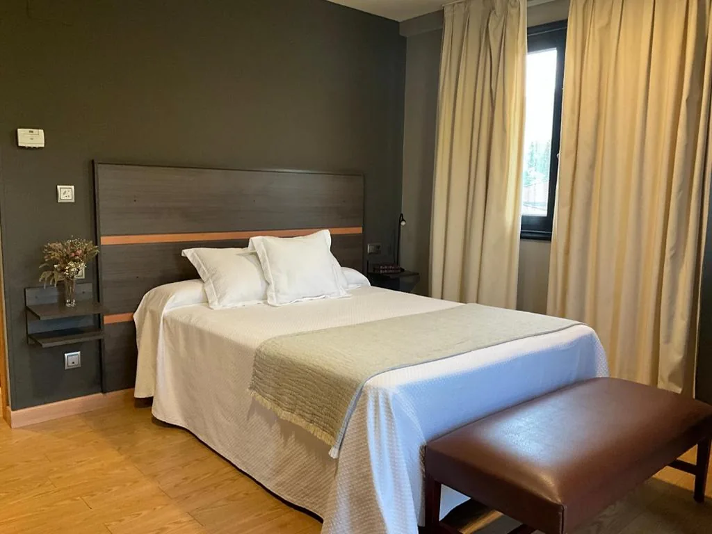Chambre double avec balcon — Hotel Don Pablo