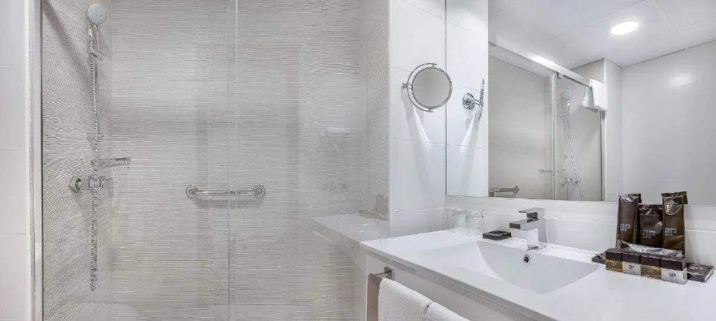 Habitación Doble Superior - 1 o 2 camas — Hotel Don Pancho - Designed for Adults