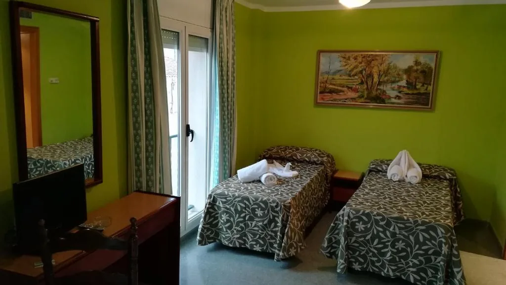 Twin Room — Hotel Don Pelayo