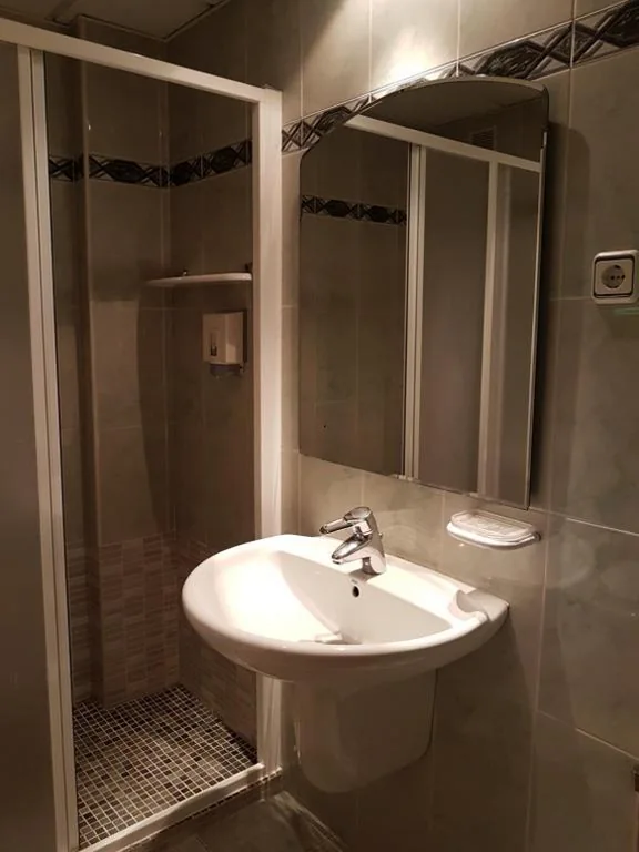 Single Room — Hotel Don Pelayo