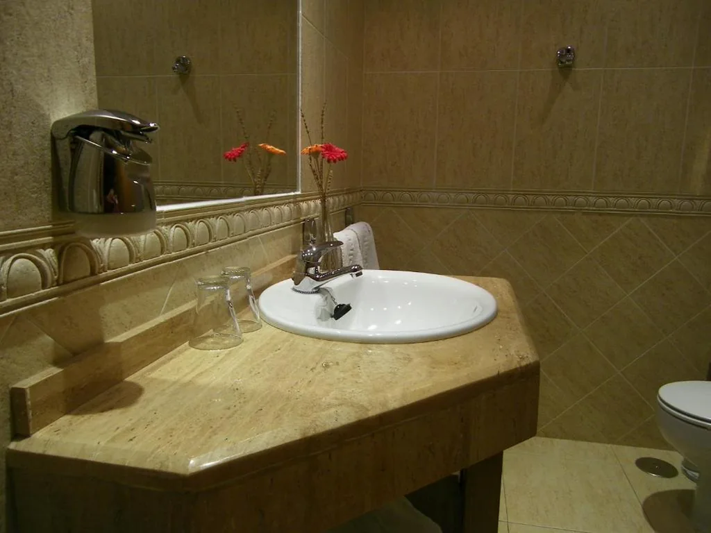 Habitación Doble con vistas al lago — Hotel Don Pepe Lago de Sanabria