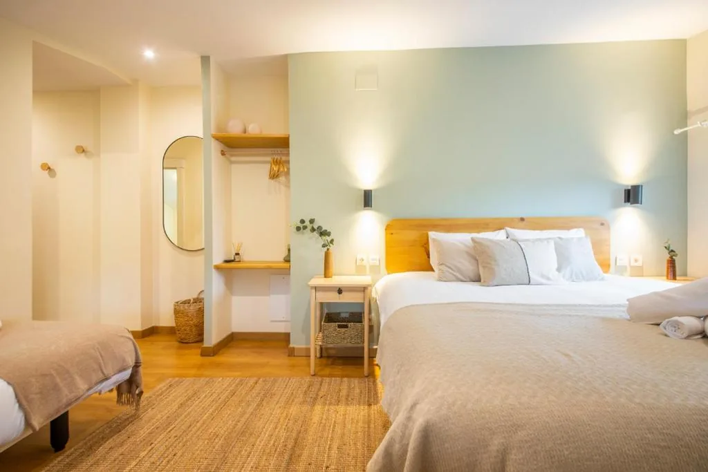 Doppelzimmer mit eigenem Bad — Hotel Donosti