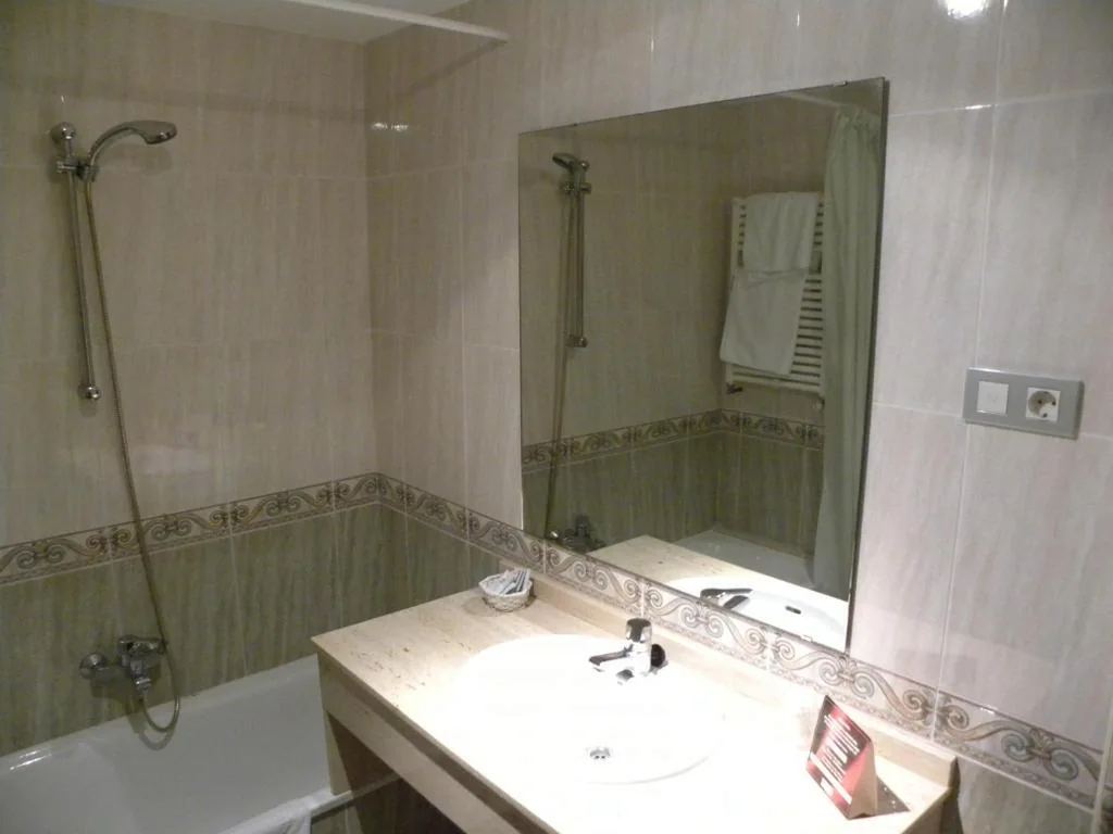 Driepersoonskamer — Hotel Duque de Calabria