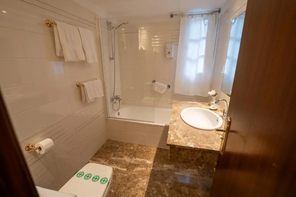 Camera familiare — Hotel Edelweiss