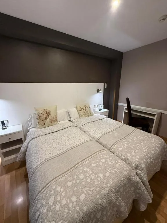 Habitación Doble Básica — Hotel El Acebo