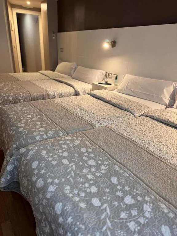 Habitación Doble con 2 camas supletorias — Hotel El Acebo