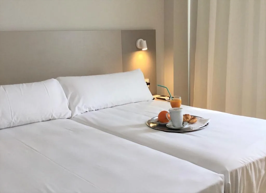 Doppelzimmer mit 2 Einzelbetten — Hotel El Águila